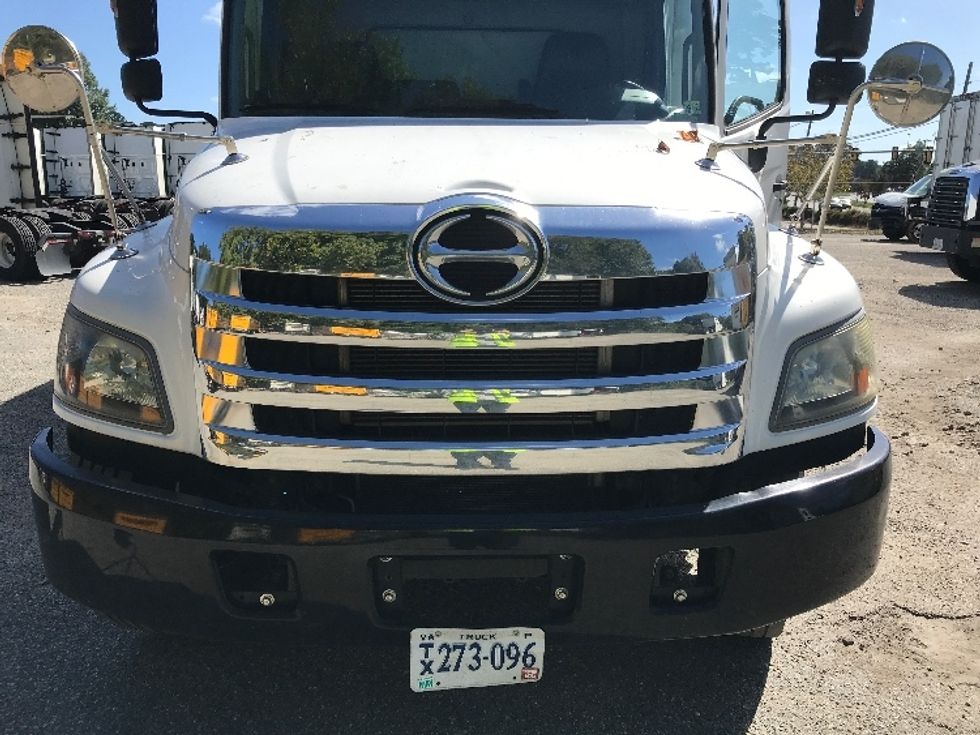 Medium Duty Box Truck-Light and Medium Duty Trucks-Hino-2018-268-Newport News-VA-108,654\n\t\tmiles-$ 56,250 - Image 26