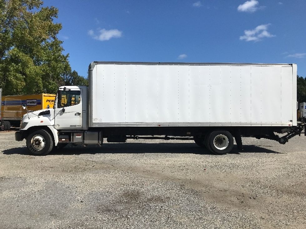 Medium Duty Box Truck-Light and Medium Duty Trucks-Hino-2018-268-Newport News-VA-108,654\n\t\tmiles-$ 56,250 - Image 4