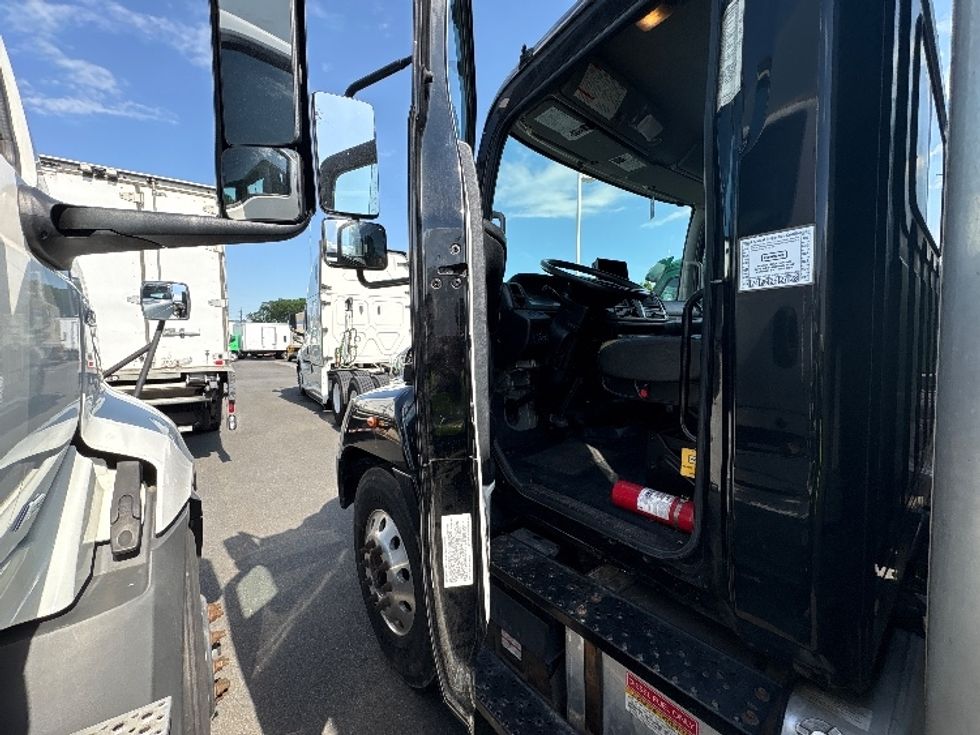 Medium Duty Box Truck-Light and Medium Duty Trucks-Hino-2018-268-North Bergen-NJ-50,843\n\t\tmiles-$ 56,750 - Image 12