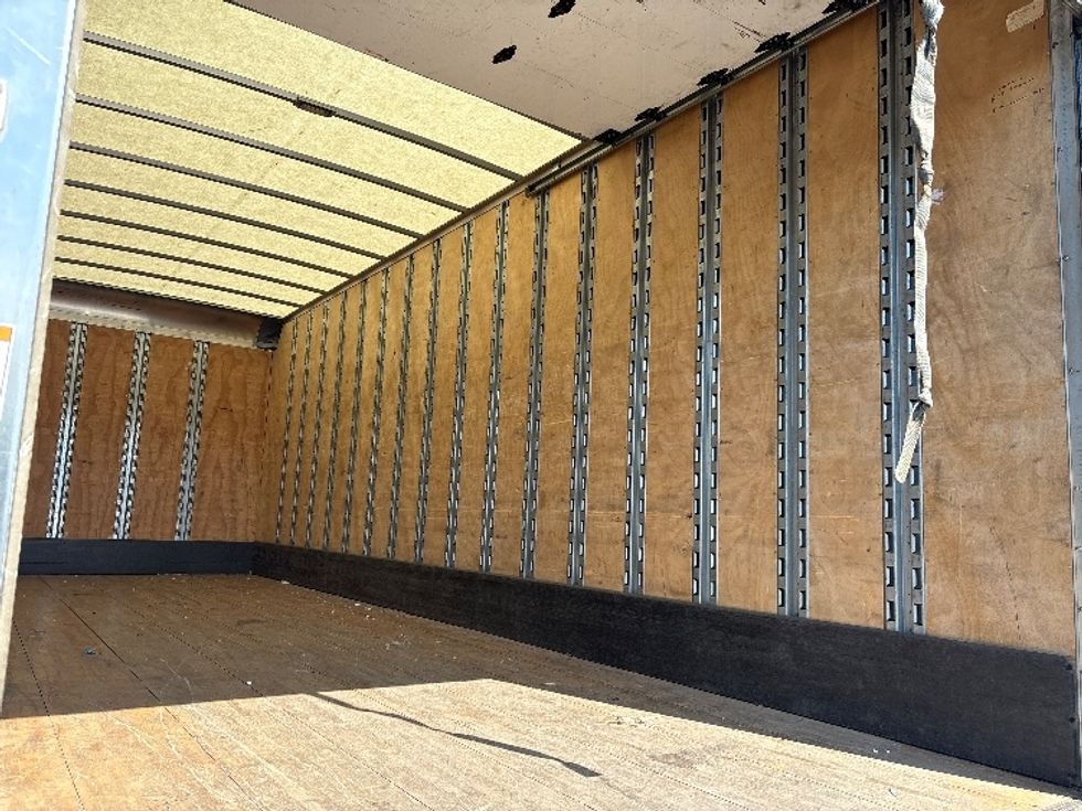 Medium Duty Box Truck-Light and Medium Duty Trucks-Hino-2018-268-North Bergen-NJ-50,843\n\t\tmiles-$ 56,750 - Image 15