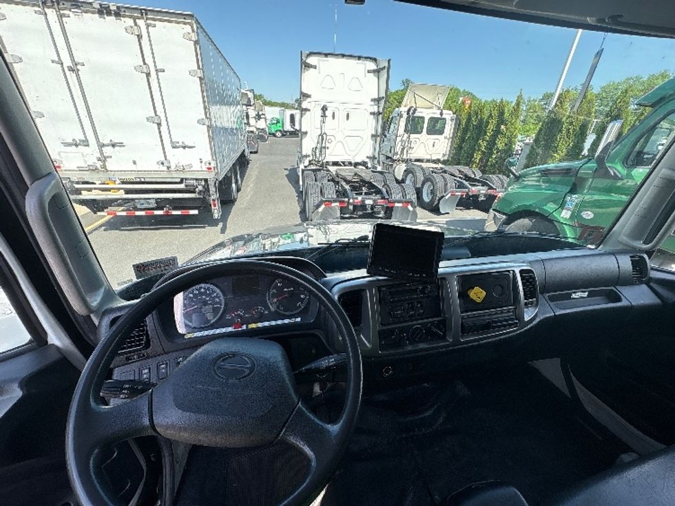 Medium Duty Box Truck-Light and Medium Duty Trucks-Hino-2018-268-North Bergen-NJ-50,843\n\t\tmiles-$ 56,750 - Image 18
