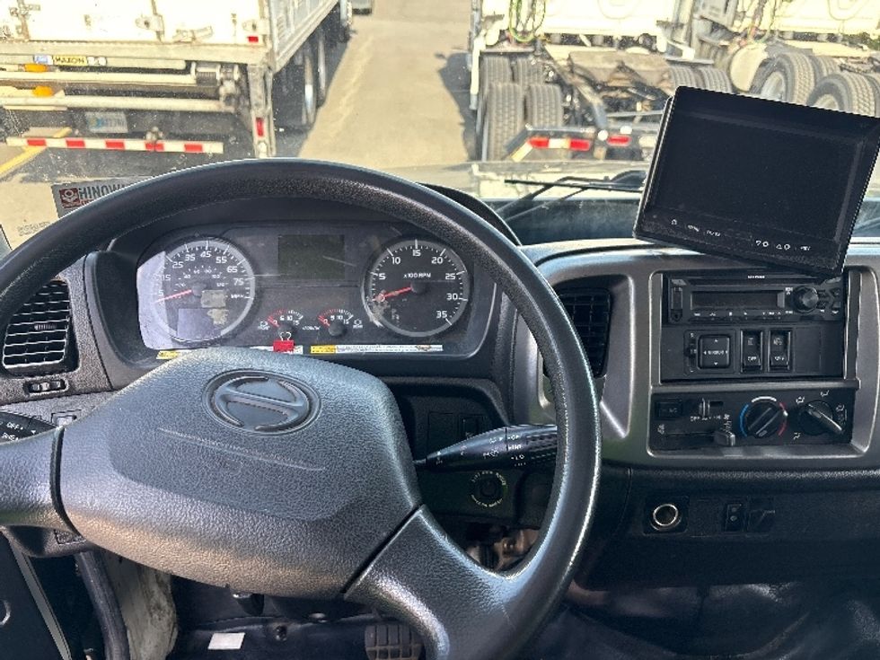 Medium Duty Box Truck-Light and Medium Duty Trucks-Hino-2018-268-North Bergen-NJ-50,843\n\t\tmiles-$ 56,750 - Image 19