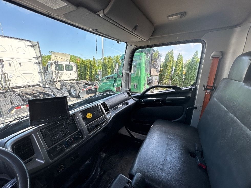 Medium Duty Box Truck-Light and Medium Duty Trucks-Hino-2018-268-North Bergen-NJ-50,843\n\t\tmiles-$ 56,750 - Image 20