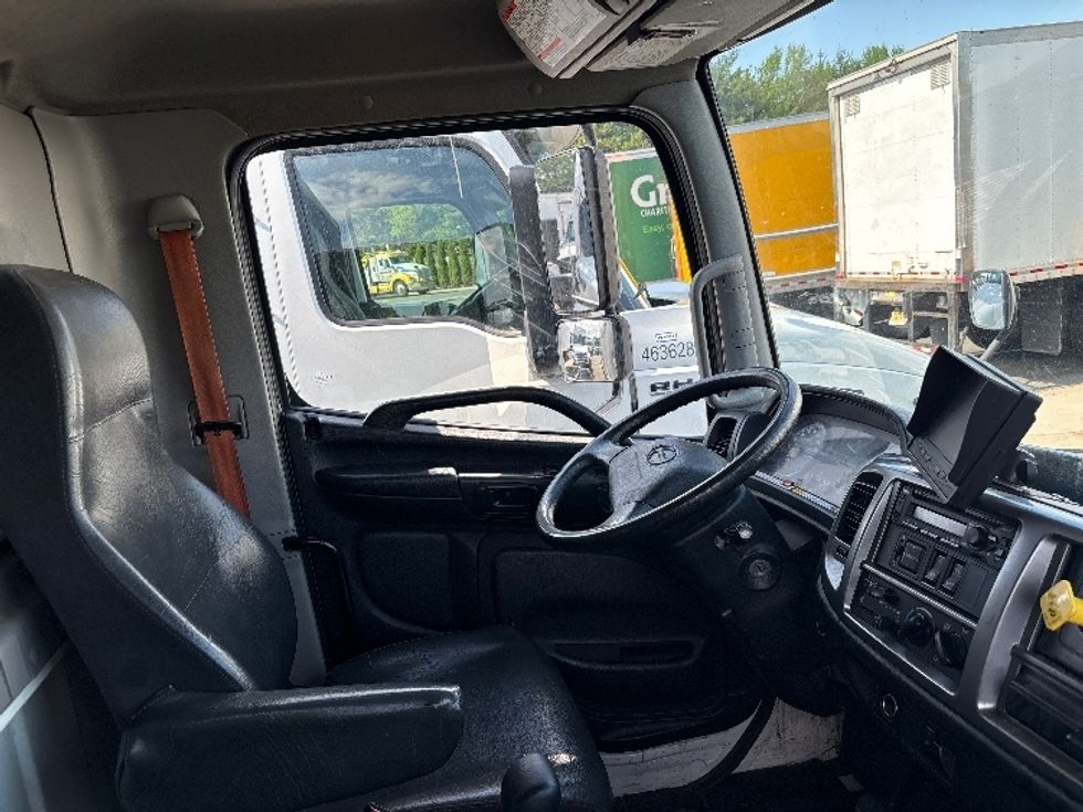 Medium Duty Box Truck-Light and Medium Duty Trucks-Hino-2018-268-North Bergen-NJ-50,843\n\t\tmiles-$ 56,750 - Image 22