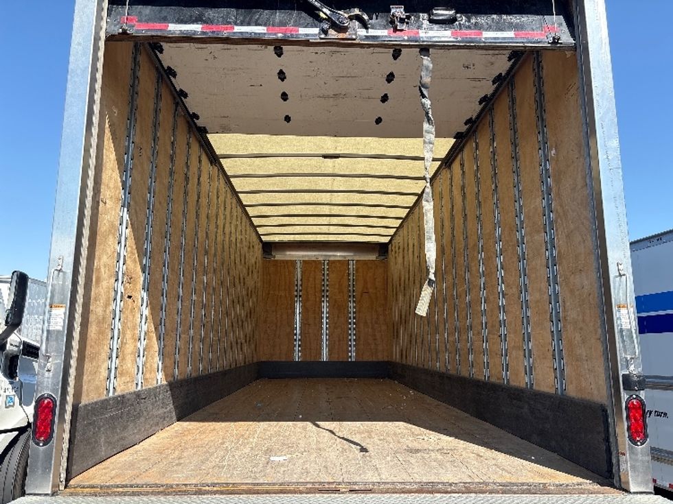 Medium Duty Box Truck-Light and Medium Duty Trucks-Hino-2018-268-North Bergen-NJ-50,843\n\t\tmiles-$ 56,750 - Image 6