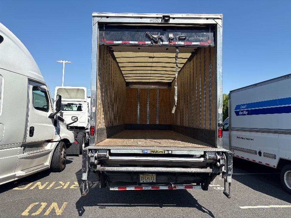 Medium Duty Box Truck-Light and Medium Duty Trucks-Hino-2018-268-North Bergen-NJ-50,843\n\t\tmiles-$ 56,750 - Image 9