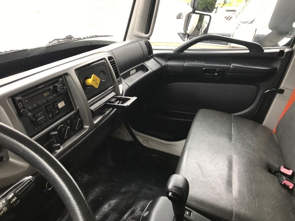 Medium Duty Box Truck-Light and Medium Duty Trucks-Hino-2018-268-Pell City-AL-156,902\n\t\tmiles-$ 55,000 - Image 19