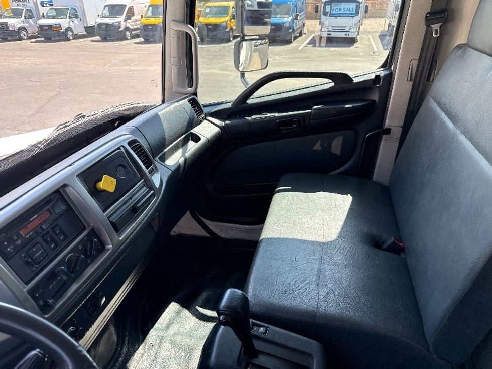 Medium Duty Box Truck-Light and Medium Duty Trucks-Hino-2018-268-Phoenix-AZ-244,779\n\t\tmiles-$ 35,250 - Image 18