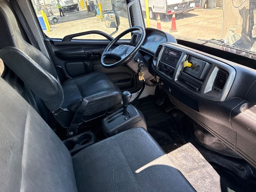 Medium Duty Box Truck-Light and Medium Duty Trucks-Hino-2018-268-Phoenix-AZ-244,779\n\t\tmiles-$ 35,250 - Image 21