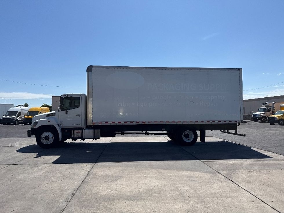Medium Duty Box Truck-Light and Medium Duty Trucks-Hino-2018-268-Phoenix-AZ-244,779\n\t\tmiles-$ 35,250 - Image 4