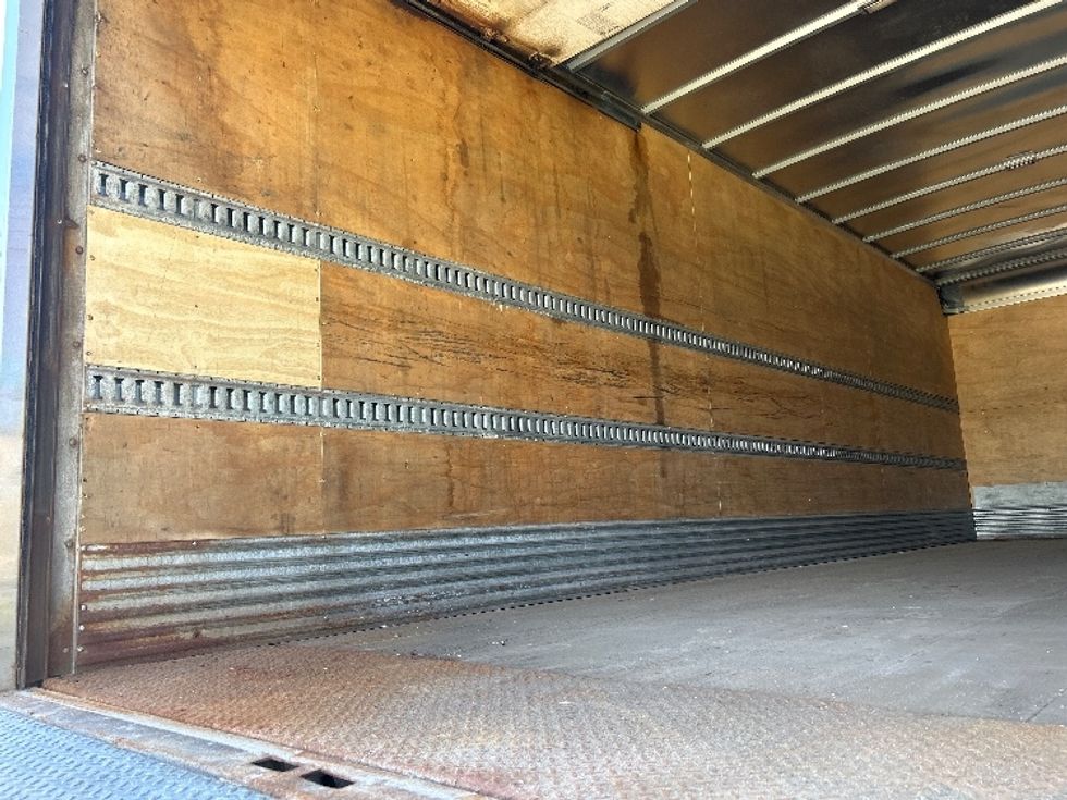 Medium Duty Box Truck-Light and Medium Duty Trucks-Hino-2018-268-Rochester-NY-243,851\n\t\tmiles-$ 30,750 - Image 10