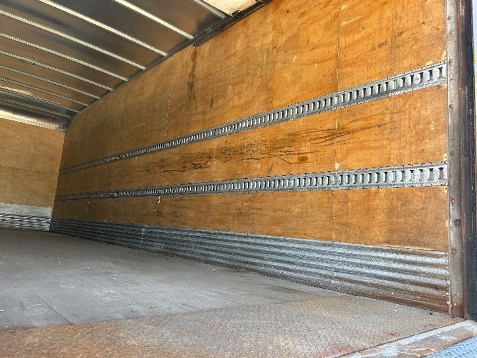 Medium Duty Box Truck-Light and Medium Duty Trucks-Hino-2018-268-Rochester-NY-243,851\n\t\tmiles-$ 30,750 - Image 11