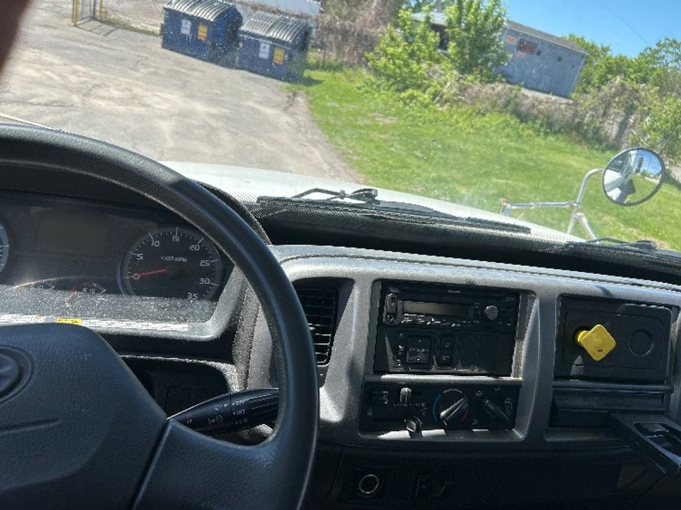 Medium Duty Box Truck-Light and Medium Duty Trucks-Hino-2018-268-Rochester-NY-243,851\n\t\tmiles-$ 30,750 - Image 17