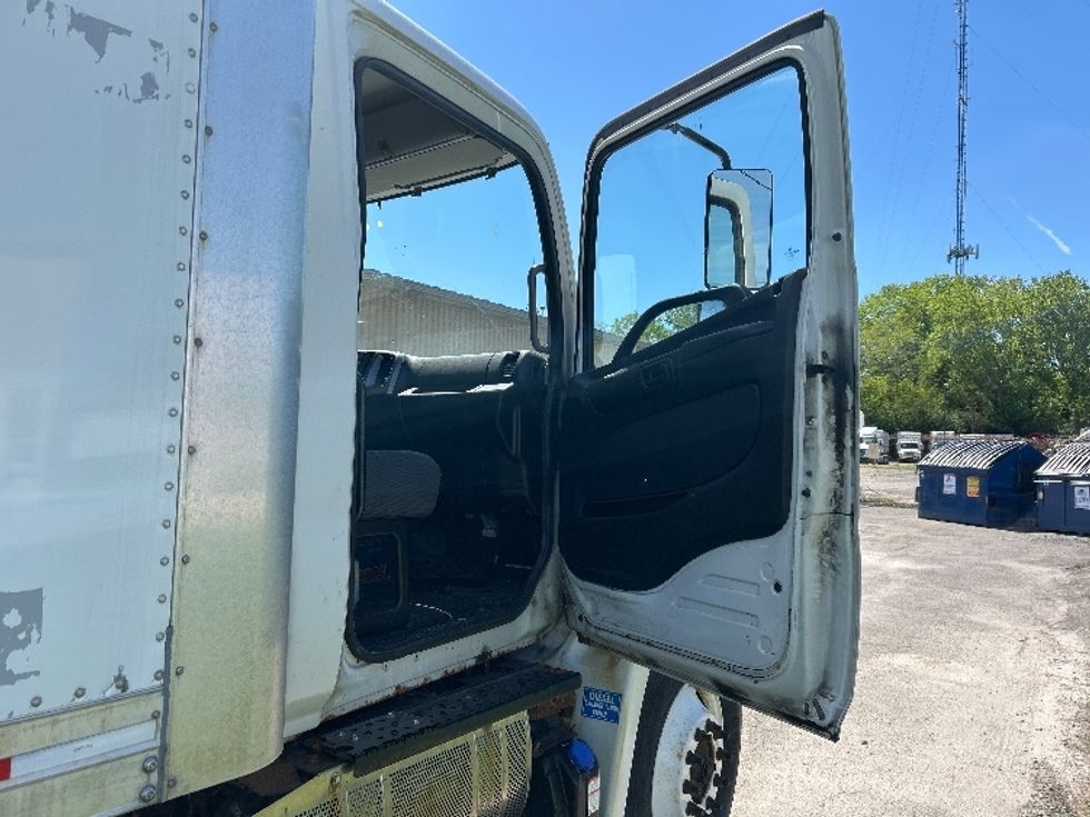 Medium Duty Box Truck-Light and Medium Duty Trucks-Hino-2018-268-Rochester-NY-243,851\n\t\tmiles-$ 30,750 - Image 19