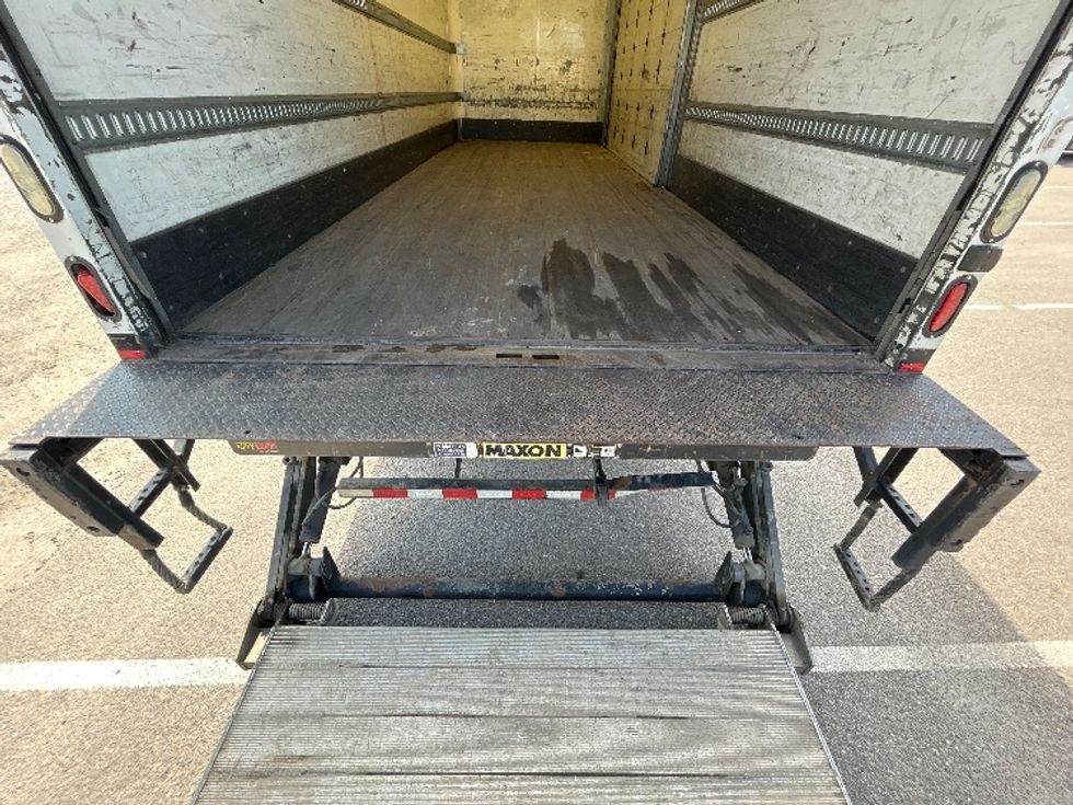 Medium Duty Box Truck-Light and Medium Duty Trucks-Hino-2018-268-Sandston-VA-344,388\n\t\tmiles-$ 27,500 - Image 10