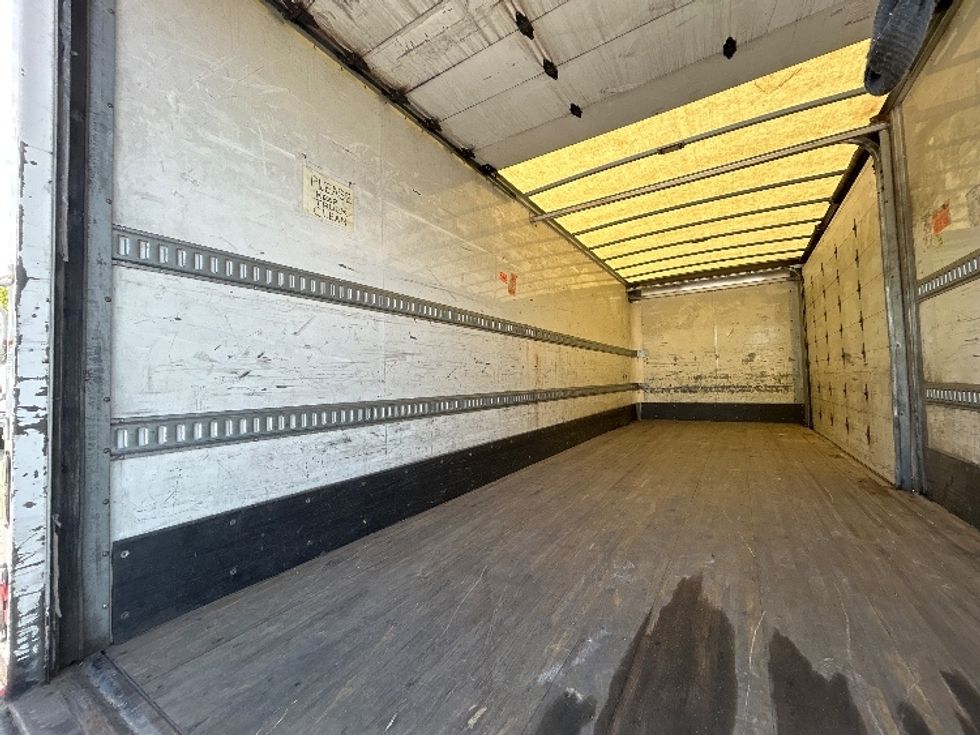 Medium Duty Box Truck-Light and Medium Duty Trucks-Hino-2018-268-Sandston-VA-344,388\n\t\tmiles-$ 27,500 - Image 11