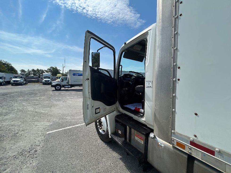 Medium Duty Box Truck-Light and Medium Duty Trucks-Hino-2018-268-Sandston-VA-344,388\n\t\tmiles-$ 27,500 - Image 16