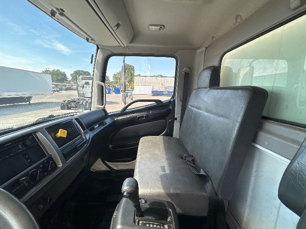 Medium Duty Box Truck-Light and Medium Duty Trucks-Hino-2018-268-Sandston-VA-344,388\n\t\tmiles-$ 27,500 - Image 19