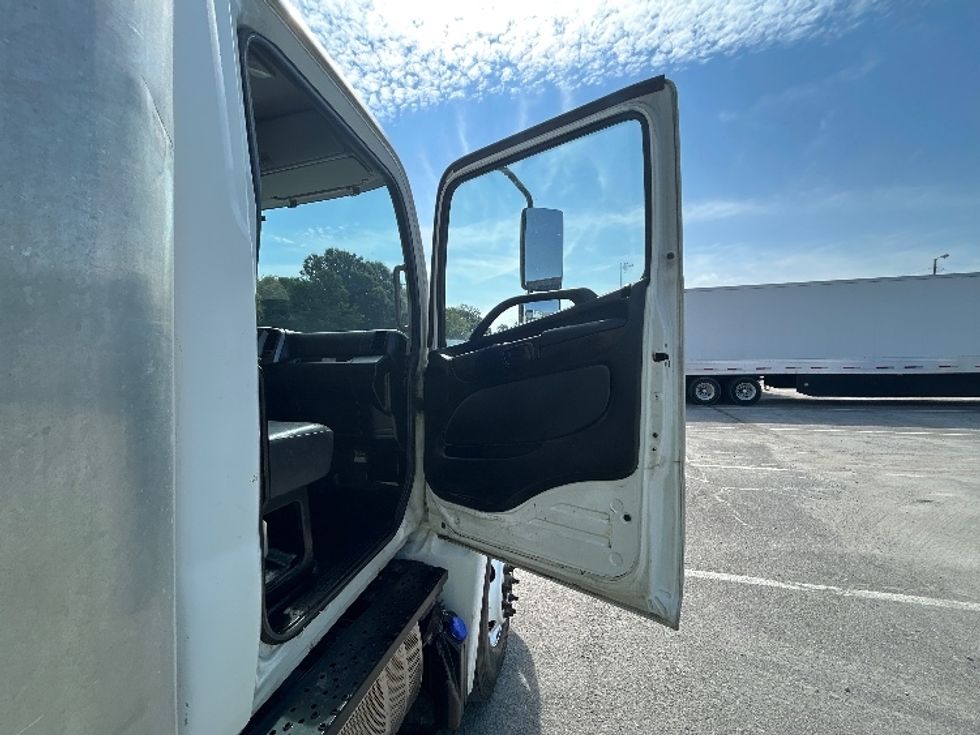 Medium Duty Box Truck-Light and Medium Duty Trucks-Hino-2018-268-Sandston-VA-344,388\n\t\tmiles-$ 27,500 - Image 20
