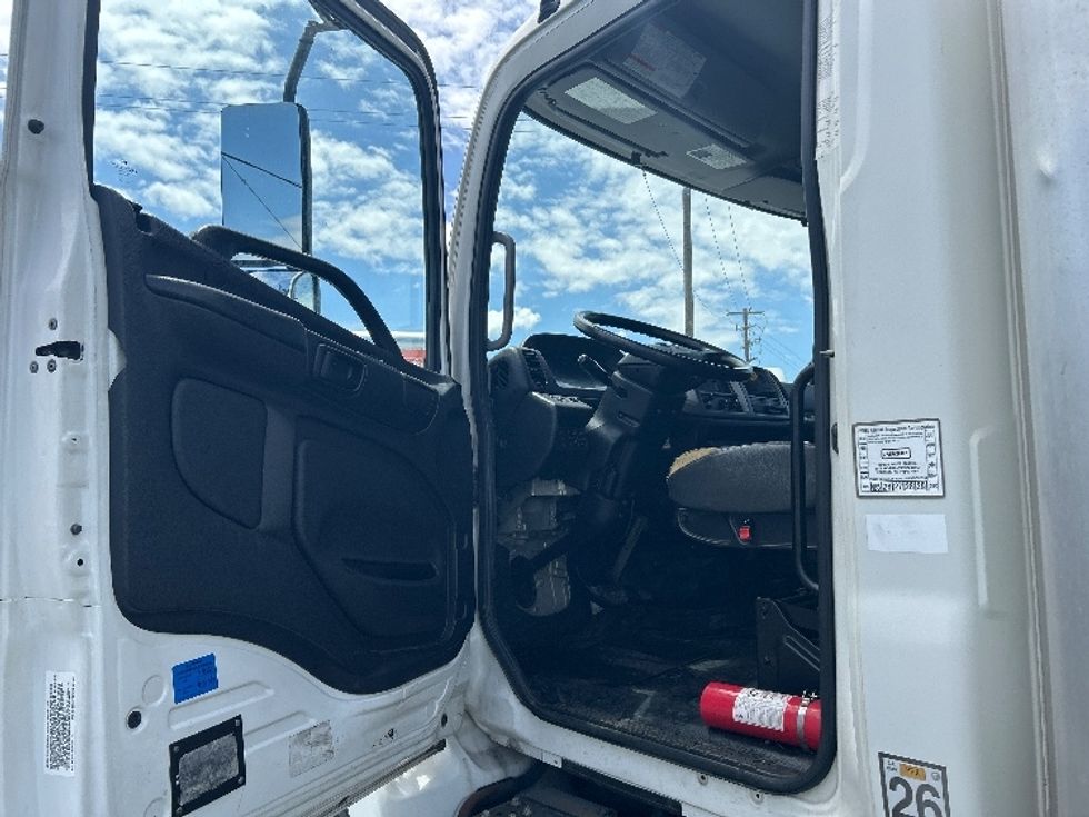 Medium Duty Box Truck-Light and Medium Duty Trucks-Hino-2018-268-Torrance-CA-148,043\n\t\tmiles-$ 53,500 - Image 16