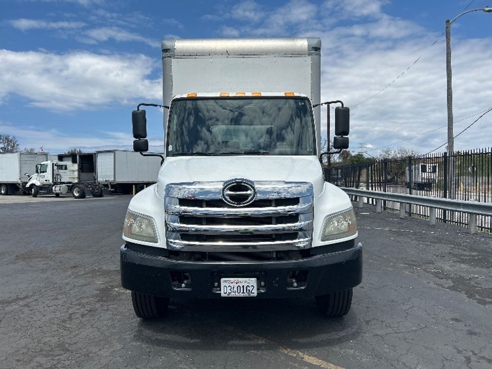 Medium Duty Box Truck-Light and Medium Duty Trucks-Hino-2018-268-Torrance-CA-148,043\n\t\tmiles-$ 53,500 - Image 2