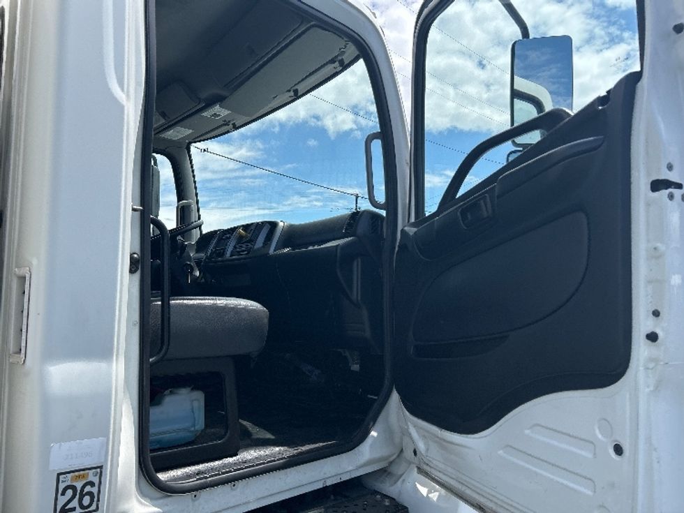 Medium Duty Box Truck-Light and Medium Duty Trucks-Hino-2018-268-Torrance-CA-148,043\n\t\tmiles-$ 53,500 - Image 20