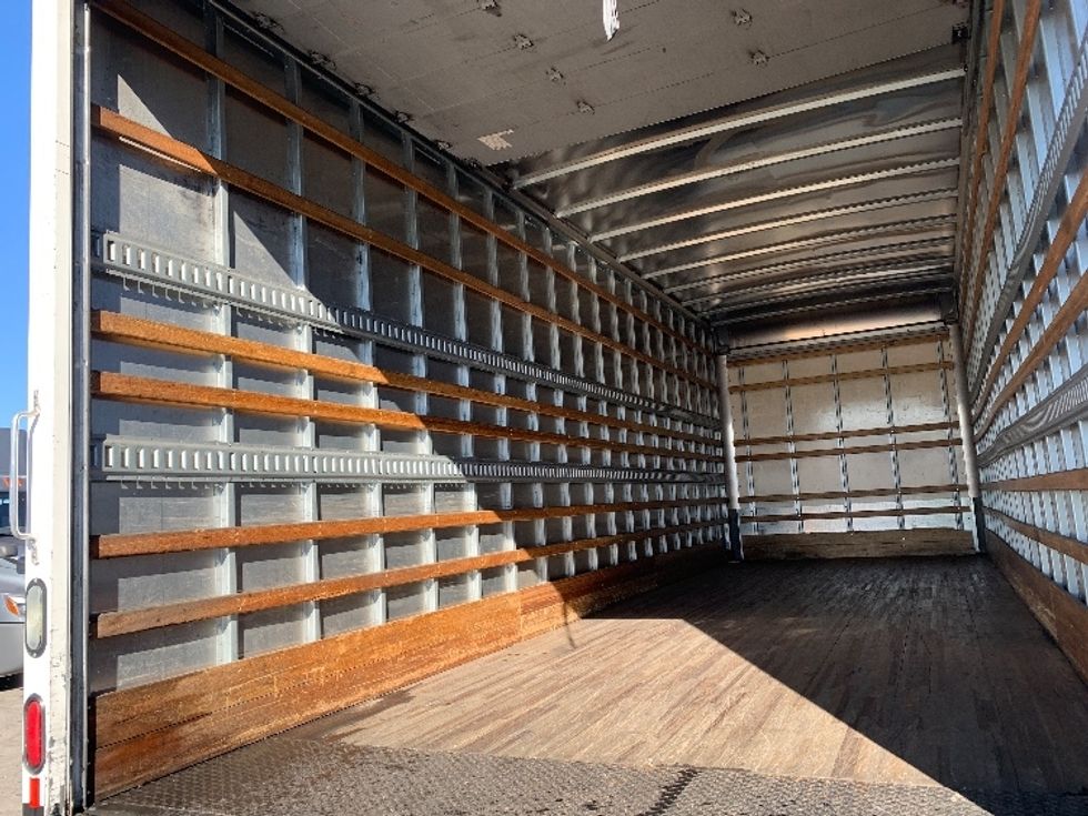 Medium Duty Box Truck-Light and Medium Duty Trucks-Hino-2018-268-Torrance-CA-183,904\n\t\tmiles-$ 48,500 - Image 11