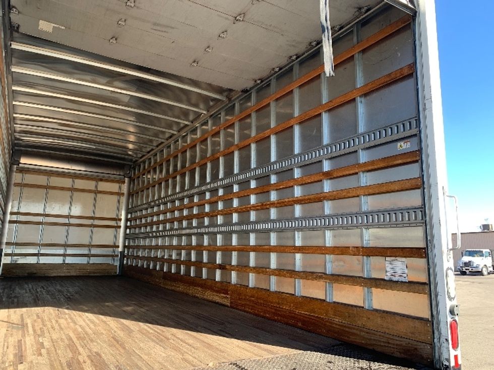 Medium Duty Box Truck-Light and Medium Duty Trucks-Hino-2018-268-Torrance-CA-183,904\n\t\tmiles-$ 48,500 - Image 12