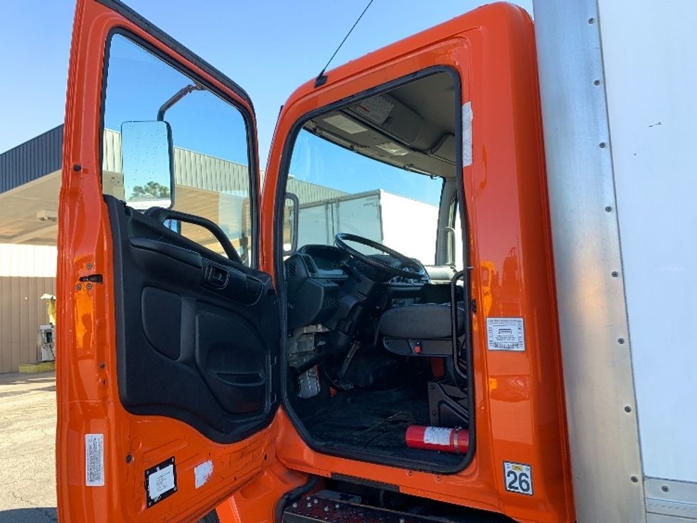 Medium Duty Box Truck-Light and Medium Duty Trucks-Hino-2018-268-Torrance-CA-183,904\n\t\tmiles-$ 48,500 - Image 16