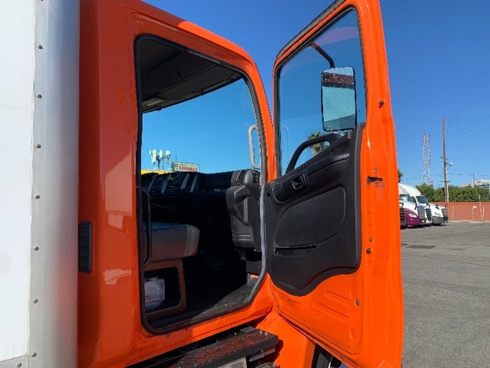 Medium Duty Box Truck-Light and Medium Duty Trucks-Hino-2018-268-Torrance-CA-183,904\n\t\tmiles-$ 48,500 - Image 20