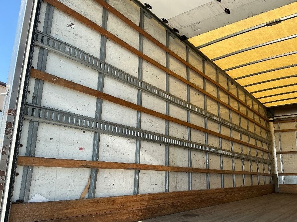 Medium Duty Box Truck-Light and Medium Duty Trucks-Hino-2018-268-Torrance-CA-212,893\n\t\tmiles-$ 49,500 - Image 11