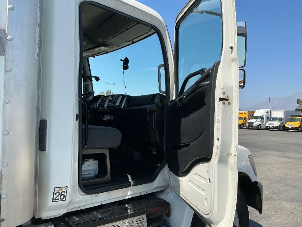Medium Duty Box Truck-Light and Medium Duty Trucks-Hino-2018-268-Torrance-CA-212,893\n\t\tmiles-$ 49,500 - Image 20