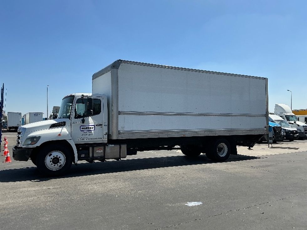 Medium Duty Box Truck-Light and Medium Duty Trucks-Hino-2018-268-Torrance-CA-212,893\n\t\tmiles-$ 49,500 - Image 4