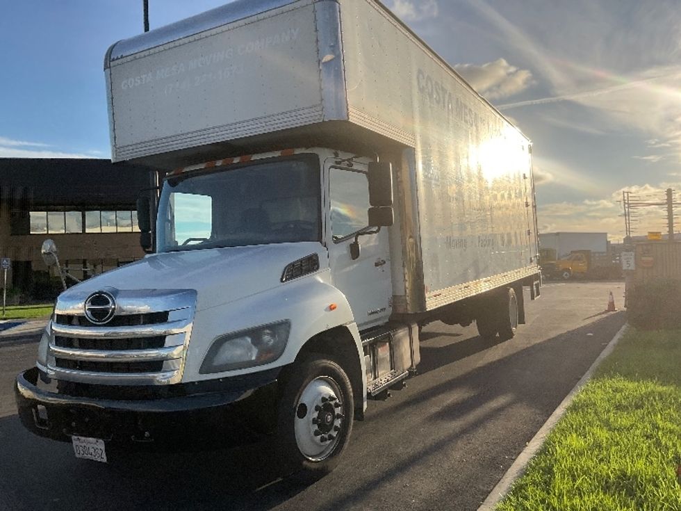 Medium Duty Box Truck-Light and Medium Duty Trucks-Hino-2018-268-Torrance-CA-213,190\n\t\tmiles-$ 48,750 - Image 1
