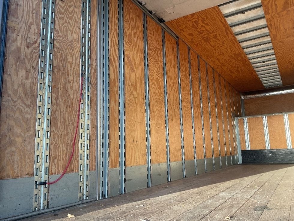 Medium Duty Box Truck-Light and Medium Duty Trucks-Hino-2018-268-Torrance-CA-213,190\n\t\tmiles-$ 48,750 - Image 11