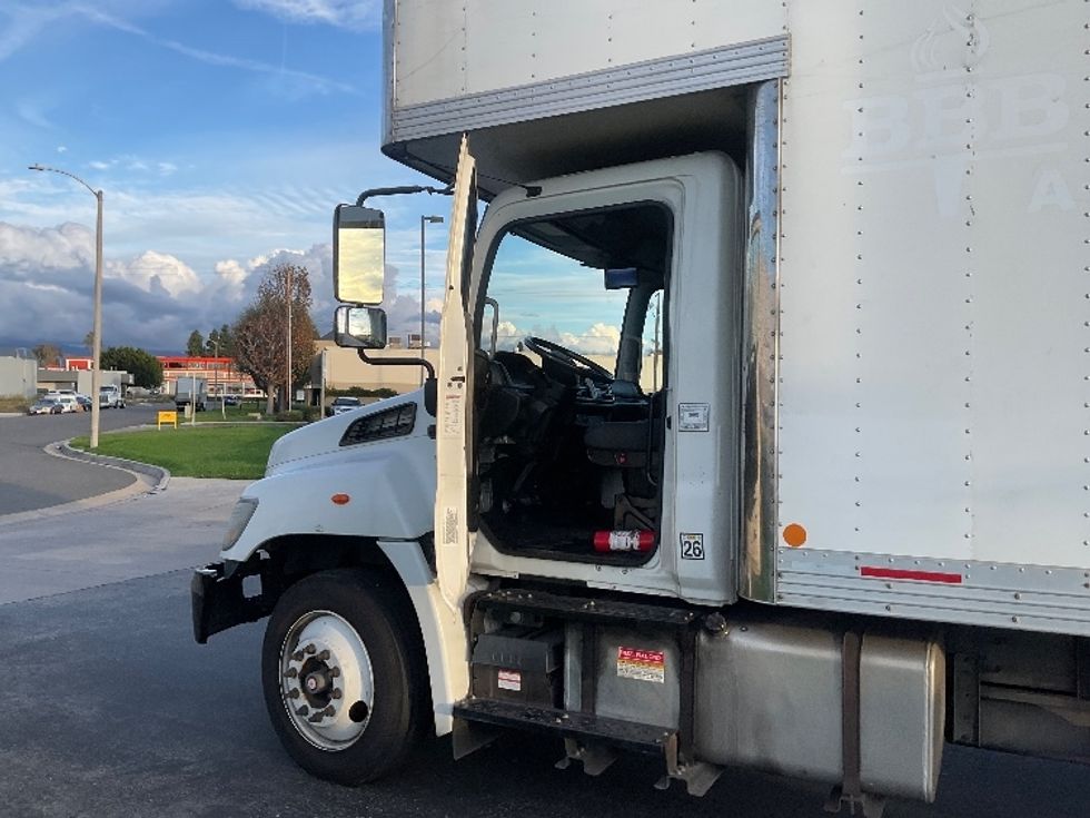 Medium Duty Box Truck-Light and Medium Duty Trucks-Hino-2018-268-Torrance-CA-213,190\n\t\tmiles-$ 48,750 - Image 16