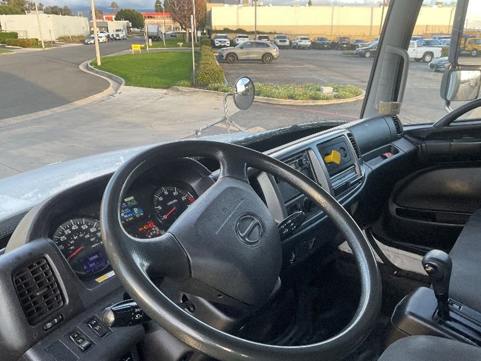 Medium Duty Box Truck-Light and Medium Duty Trucks-Hino-2018-268-Torrance-CA-213,190\n\t\tmiles-$ 48,750 - Image 17