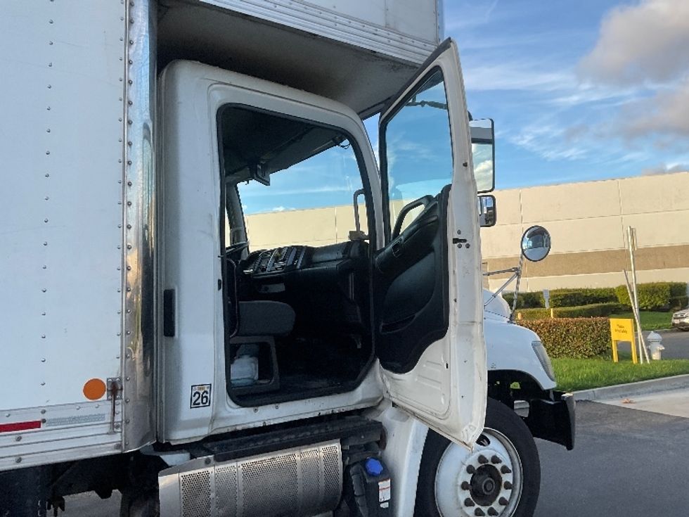 Medium Duty Box Truck-Light and Medium Duty Trucks-Hino-2018-268-Torrance-CA-213,190\n\t\tmiles-$ 48,750 - Image 20