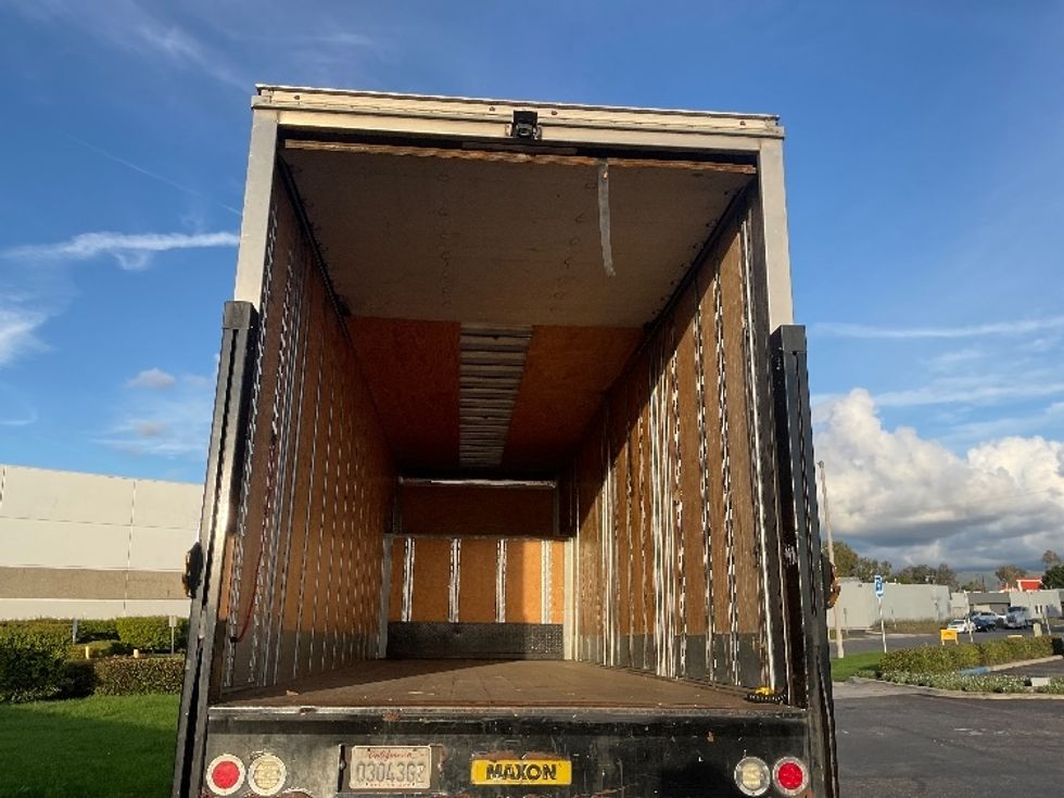 Medium Duty Box Truck-Light and Medium Duty Trucks-Hino-2018-268-Torrance-CA-213,190\n\t\tmiles-$ 48,750 - Image 8