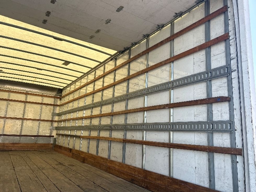 Medium Duty Box Truck-Light and Medium Duty Trucks-Hino-2018-268-Torrance-CA-232,527\n\t\tmiles-$ 46,500 - Image 12