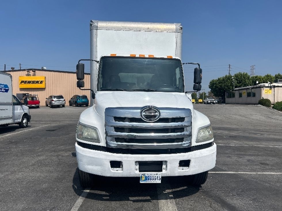 Medium Duty Box Truck-Light and Medium Duty Trucks-Hino-2018-268-Torrance-CA-232,527\n\t\tmiles-$ 46,500 - Image 2