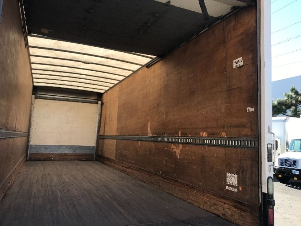 Medium Duty Box Truck-Light and Medium Duty Trucks-Hino-2018-268-Torrance-CA-260,855\n\t\tmiles-$ 37,500 - Image 12