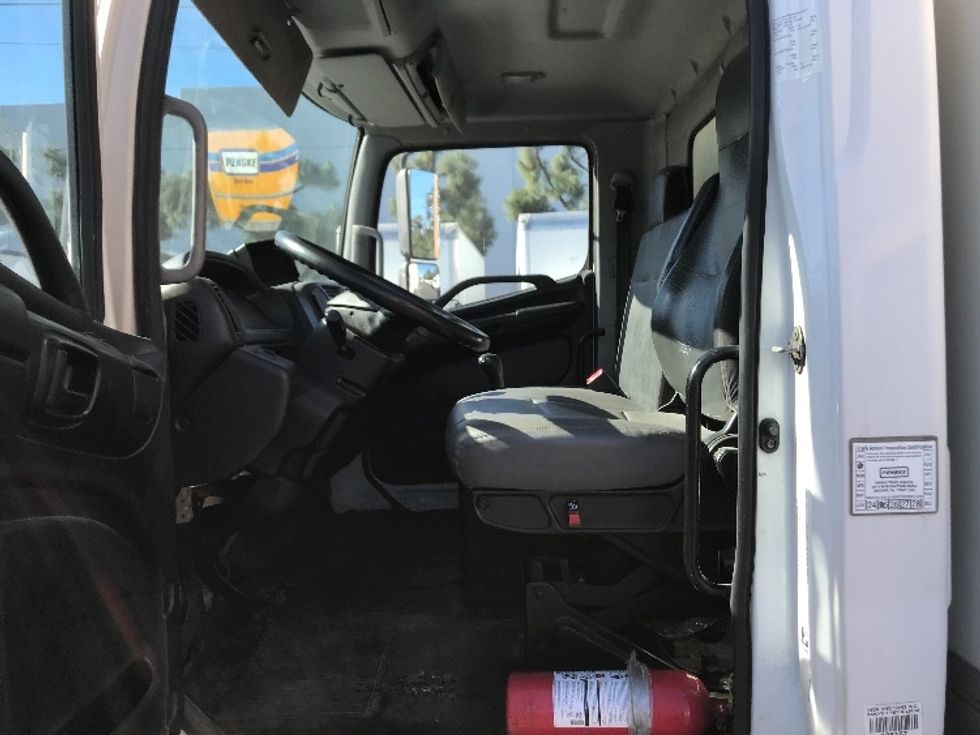 Medium Duty Box Truck-Light and Medium Duty Trucks-Hino-2018-268-Torrance-CA-260,855\n\t\tmiles-$ 37,500 - Image 17