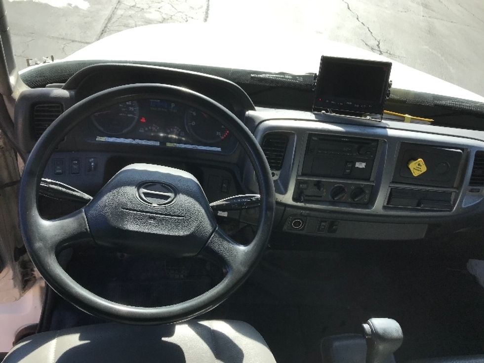 Medium Duty Box Truck-Light and Medium Duty Trucks-Hino-2018-268-Torrance-CA-260,855\n\t\tmiles-$ 37,500 - Image 18