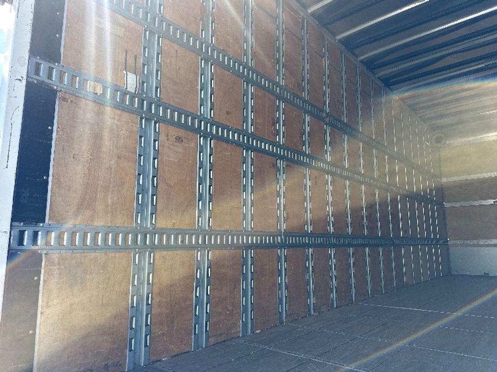 Medium Duty Box Truck-Light and Medium Duty Trucks-Hino-2018-268-Torrance-CA-286,904\n\t\tmiles-$ 33,250 - Image 11