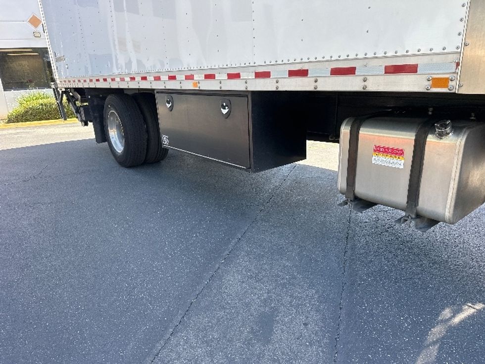 Medium Duty Box Truck-Light and Medium Duty Trucks-Hino-2018-268-Torrance-CA-286,904\n\t\tmiles-$ 33,250 - Image 14