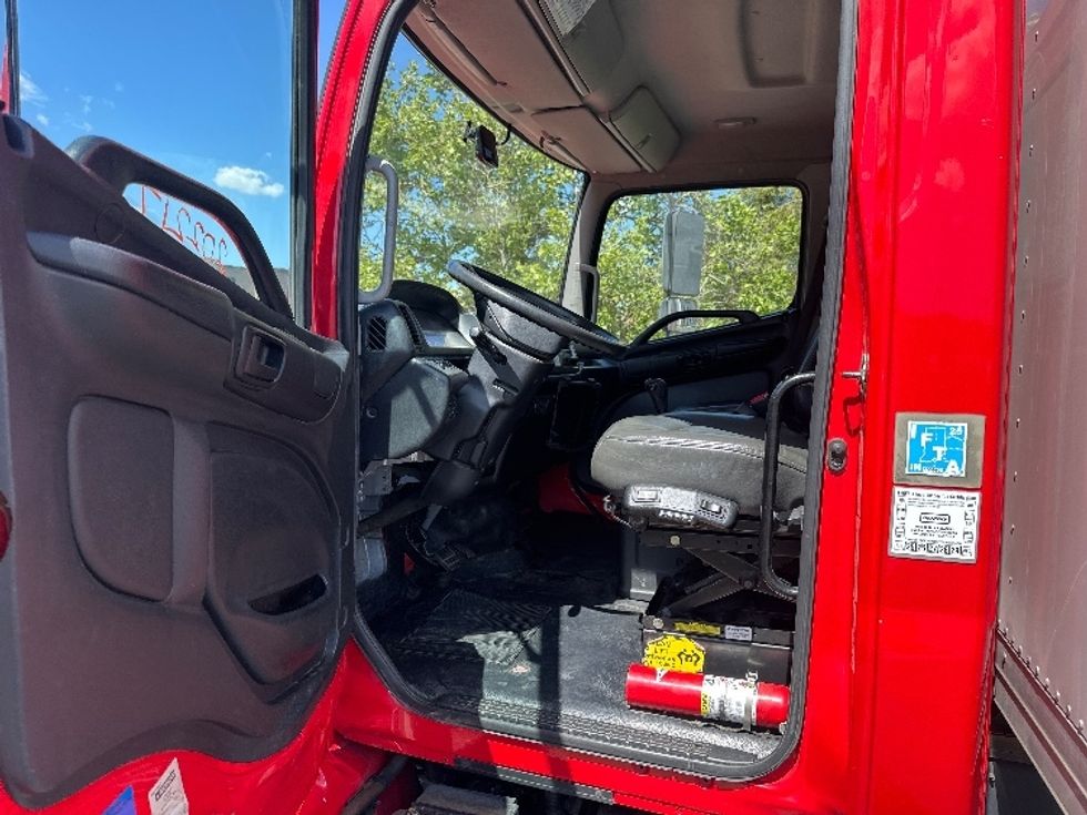 Medium Duty Box Truck-Light and Medium Duty Trucks-Hino-2018-268-Torrance-CA-286,904\n\t\tmiles-$ 33,250 - Image 16