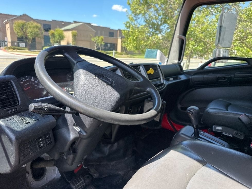 Medium Duty Box Truck-Light and Medium Duty Trucks-Hino-2018-268-Torrance-CA-286,904\n\t\tmiles-$ 33,250 - Image 17