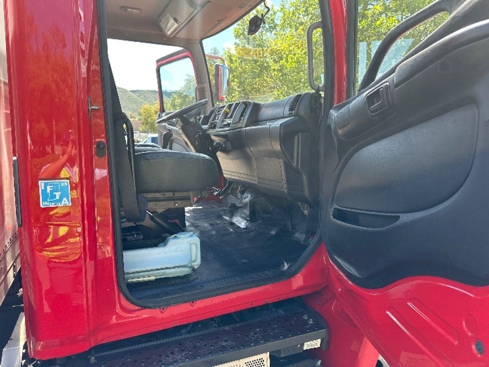 Medium Duty Box Truck-Light and Medium Duty Trucks-Hino-2018-268-Torrance-CA-286,904\n\t\tmiles-$ 33,250 - Image 20