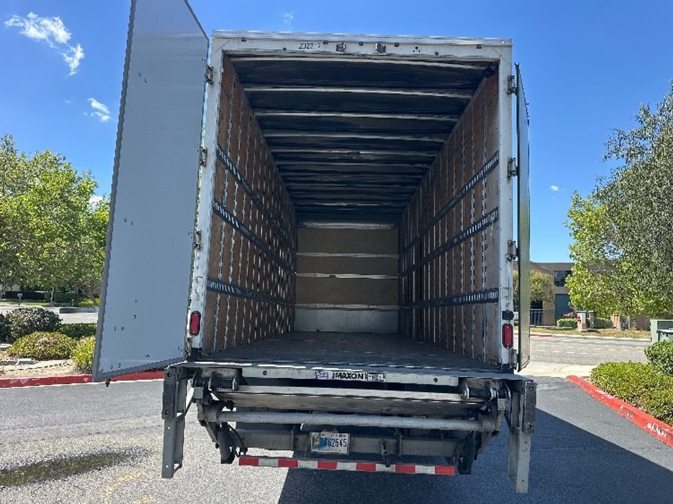 Medium Duty Box Truck-Light and Medium Duty Trucks-Hino-2018-268-Torrance-CA-286,904\n\t\tmiles-$ 33,250 - Image 8